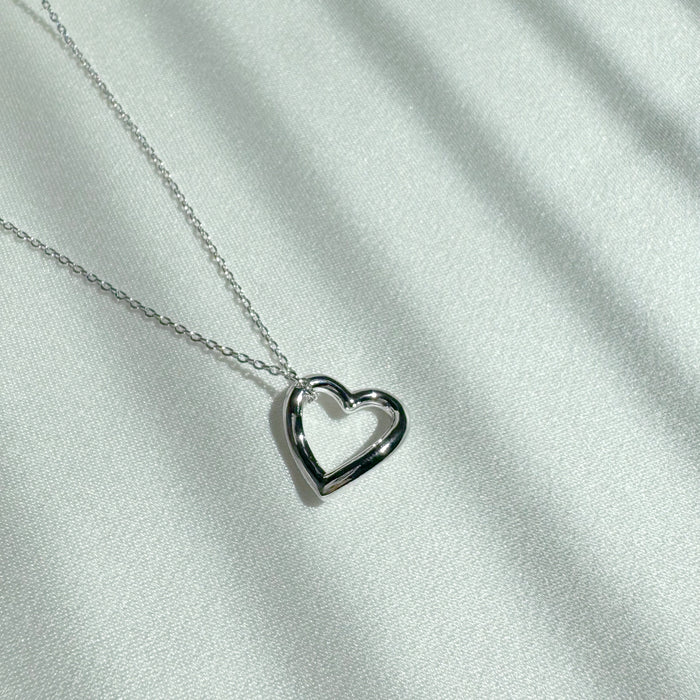 Lean on Love Neckalce