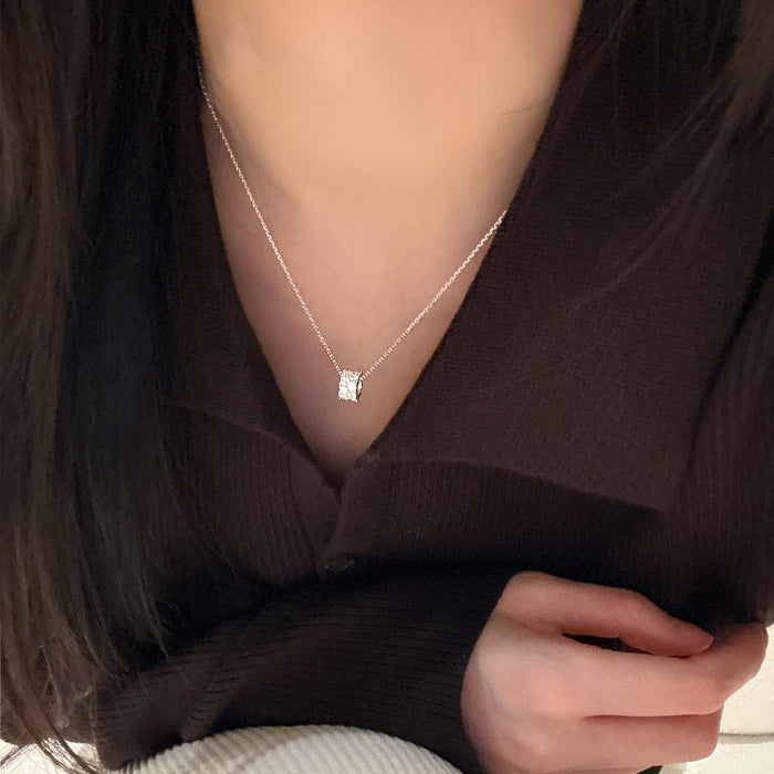 Spark Spinner Necklace