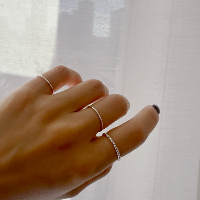 Sleek Line Ring