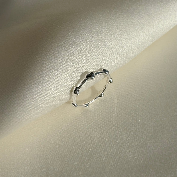 Petit Heart Band RIng